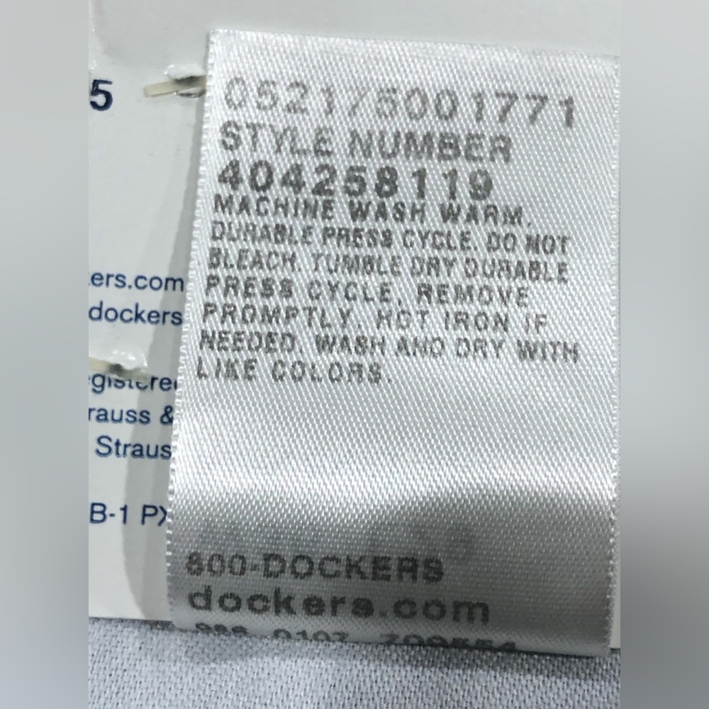 NWT Dockers Pleasted Relaxed Fit Cuffed Dress Pants Sz 36 x 29 - Picture 3 of 11